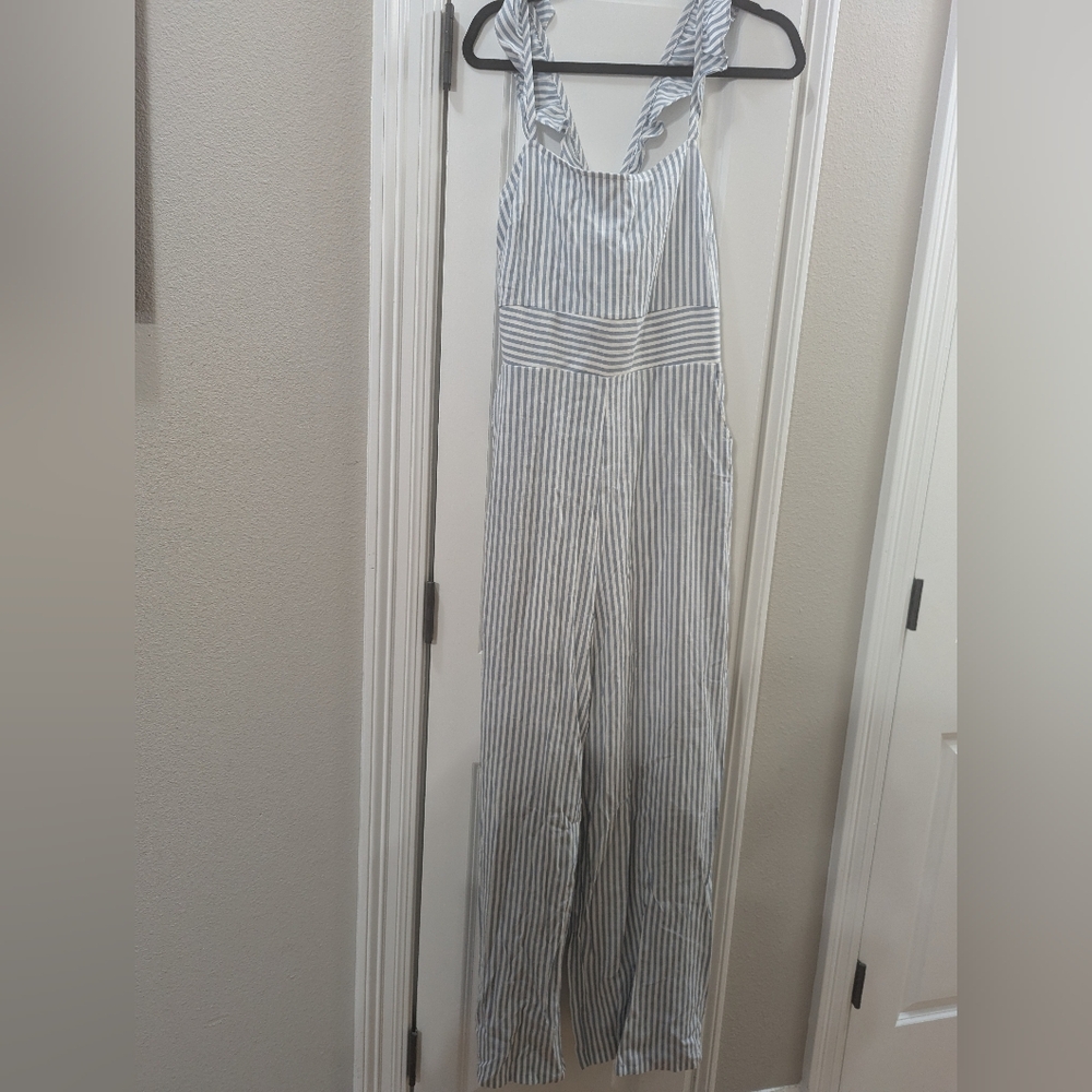 Jumpsuit with pockets, crisscross back straps